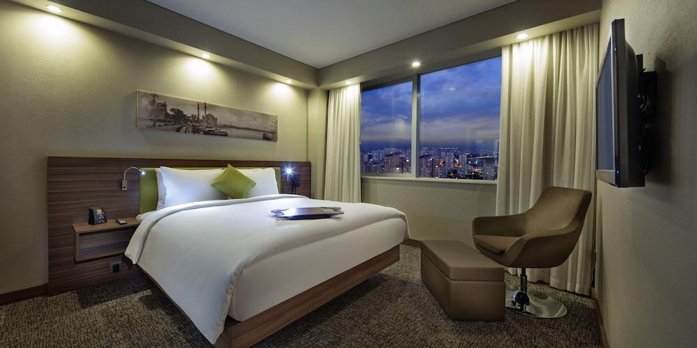 Otel Hampton By Hilton Kayasehir 3*