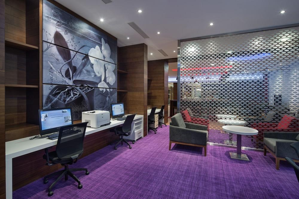 Hampton By Hilton Kayasehir 3* İstanbul