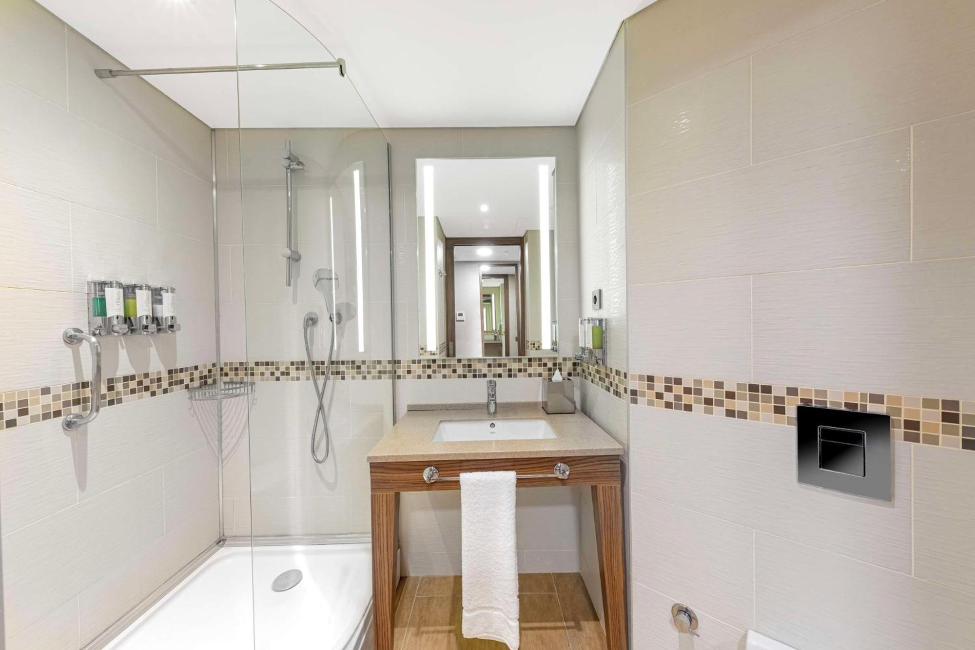 Hampton By Hilton Kayasehir Otel 3*