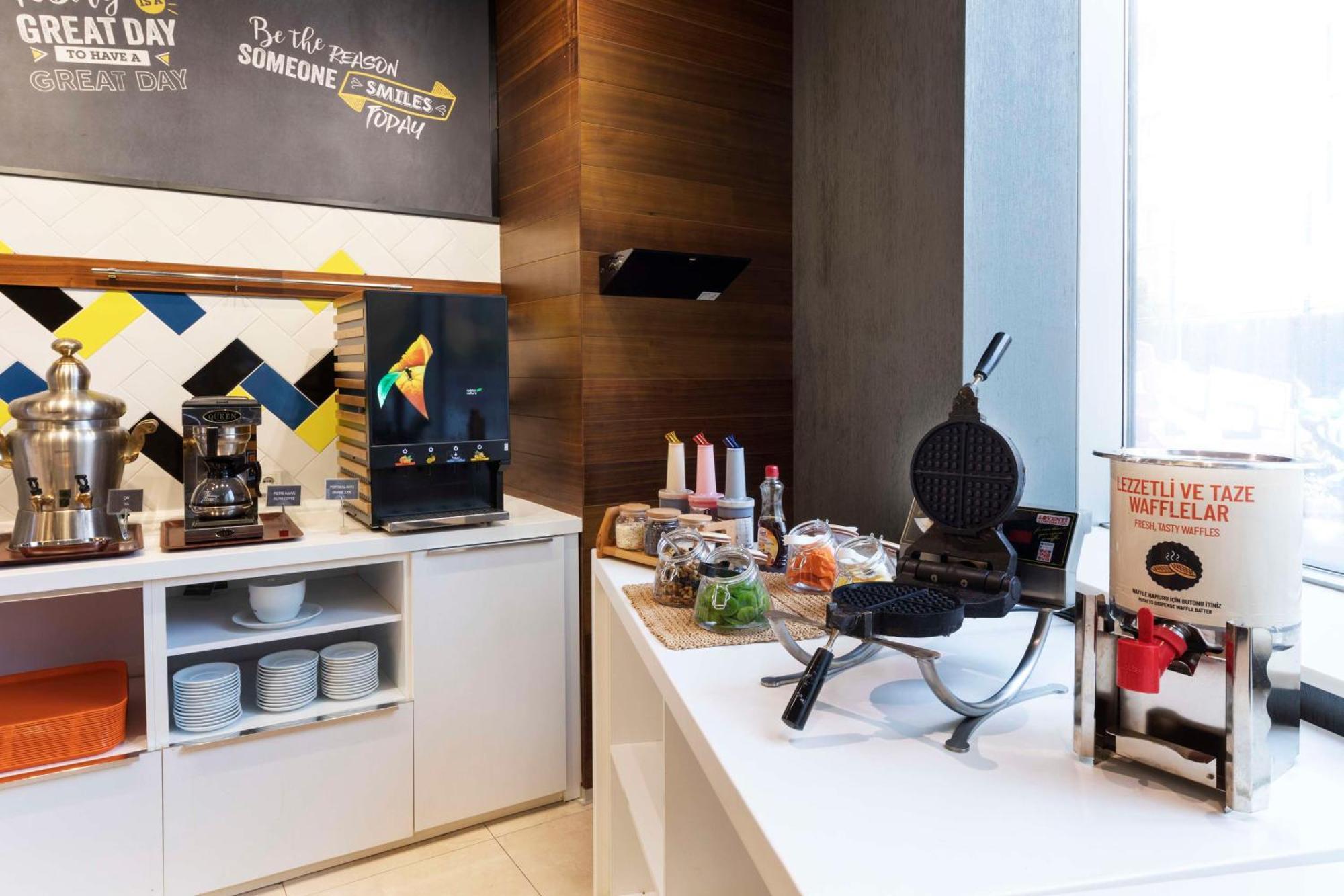 Hampton By Hilton Kayasehir Otel